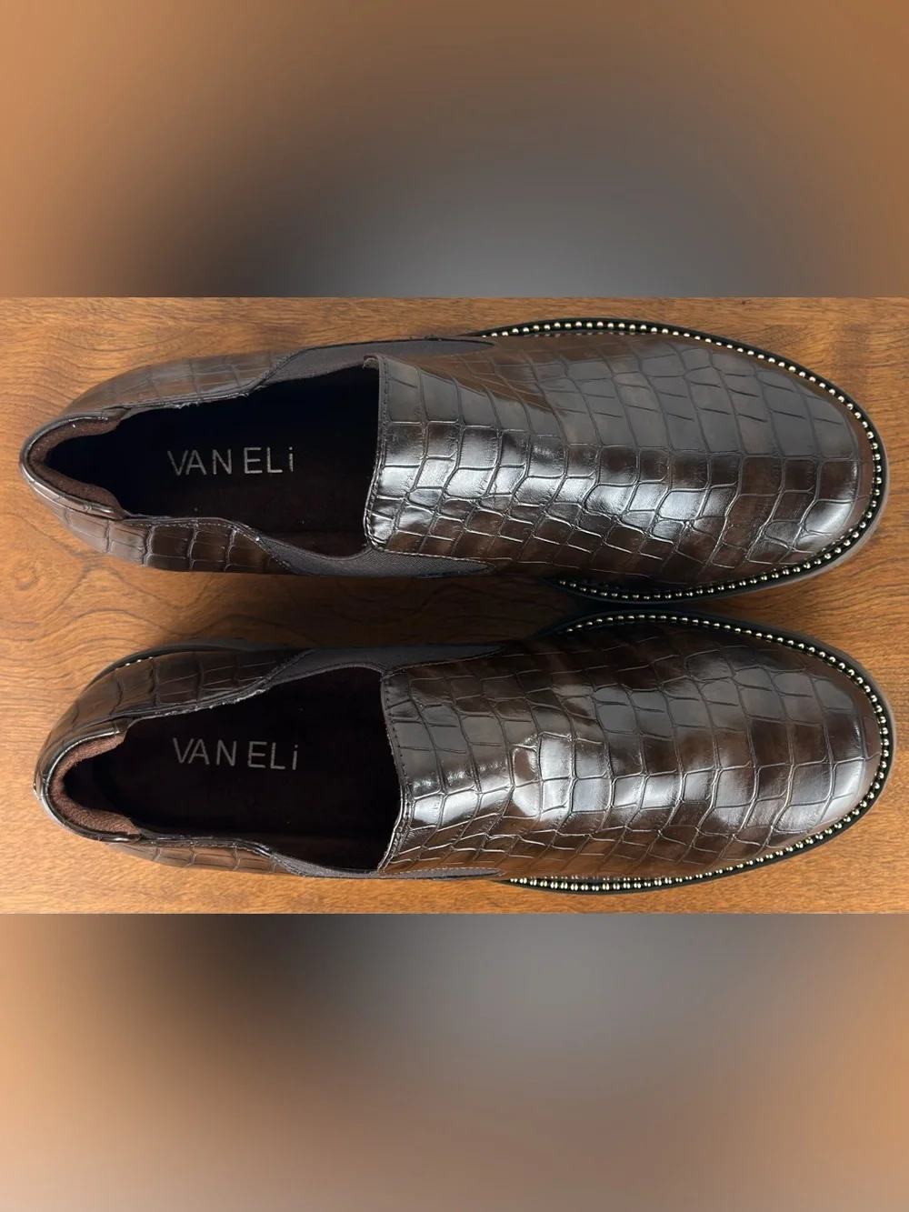 Vaneli Zivana Brown Crocodile Embossed Loafers Shoes Womens 7 Lug Sole New